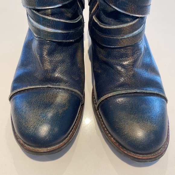 DCode Navy/silver distressed Leather Ankle Boot Made in Portugal - 39 (8.5) - Picture 3 of 13